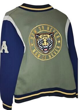 ART CLASS "NOW OR NEVER" TIGER EMBROIDERED VARSITY JACKET NEW YOUTH SIZE L 12/14